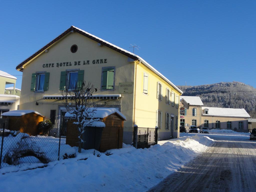 Cafe Hotel De La Gare Champagnole Exterior photo